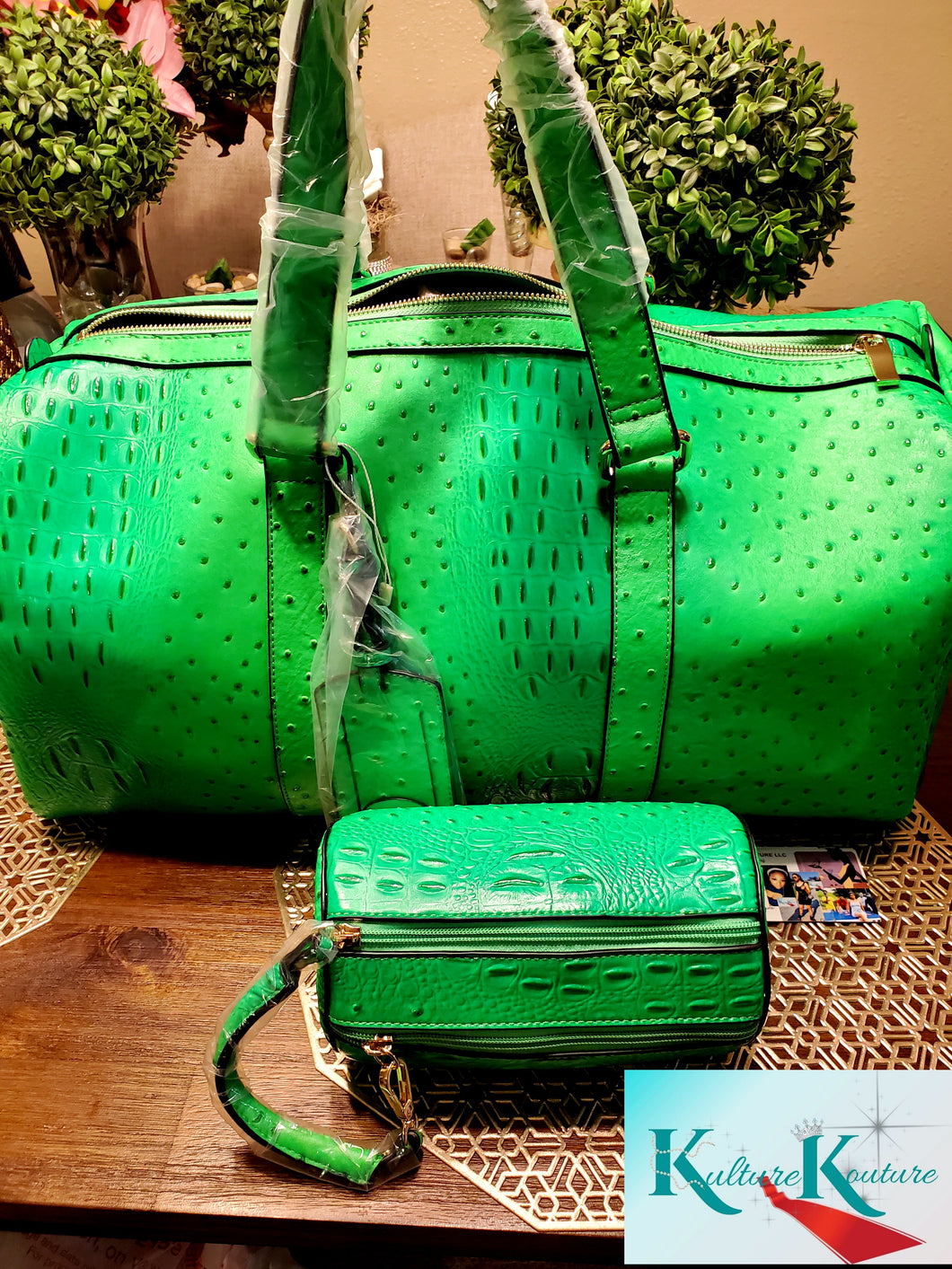 NEON GREEN DUFFLE BAG With Toiletry Bag