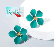 Load image into Gallery viewer, Flowers Teal and Black Earrings
