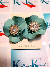 將圖片載入圖庫檢視器 Petal Earrings Various Colors Available
