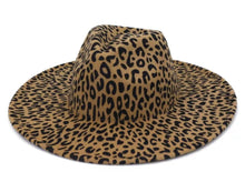 Cargar imagen en el visor de la galería, LEOPARD AND RED UNISEX WIDE BRIM FEDORA WITH BELT
