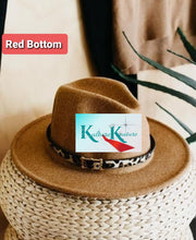 Cargar imagen en el visor de la galería, KHAKI &amp; RED UNISEX FEDORA HAT WITH BELT
