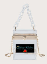 將圖片載入圖庫檢視器 Clear Treasure Box Purse With Removable Gold Straps
