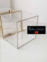 將圖片載入圖庫檢視器 Clear Treasure Box Purse With Removable Gold Straps
